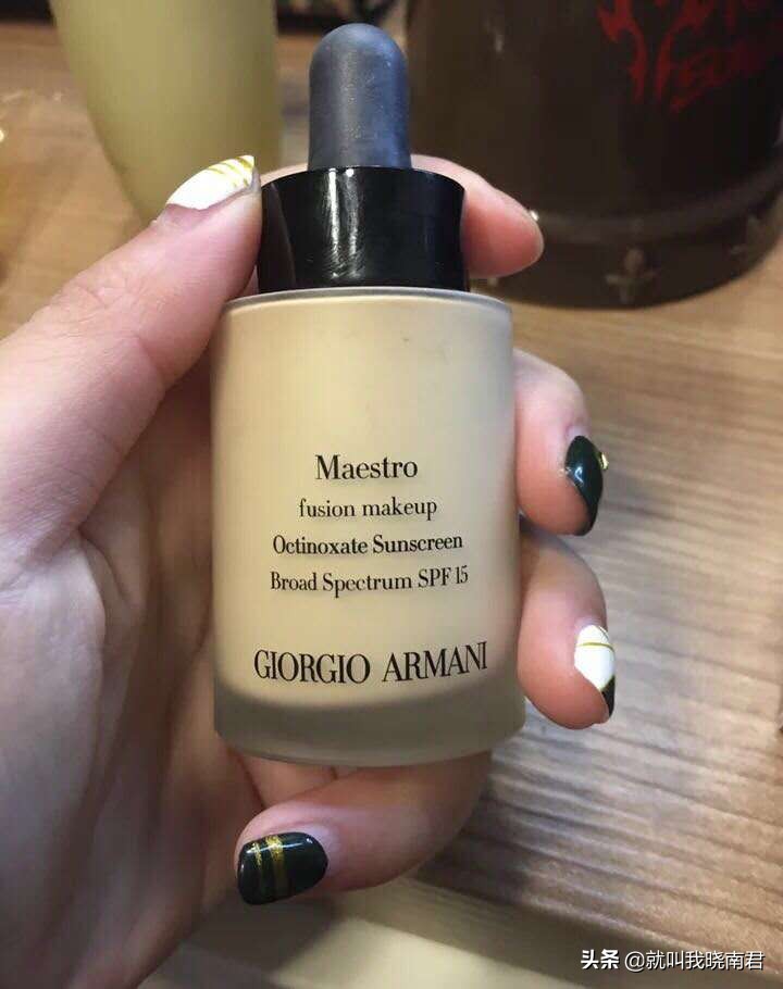 如何挑选适合自己的粉底液颜色,怎样挑选适合自己的粉底液色号