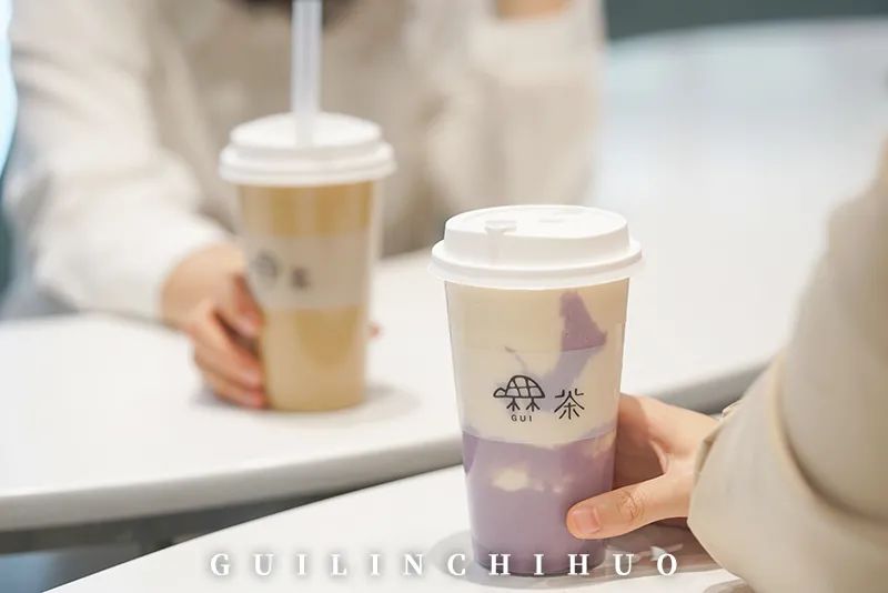 桂林奶茶店探店拍照,性冷淡风奶茶店拍照墙布置