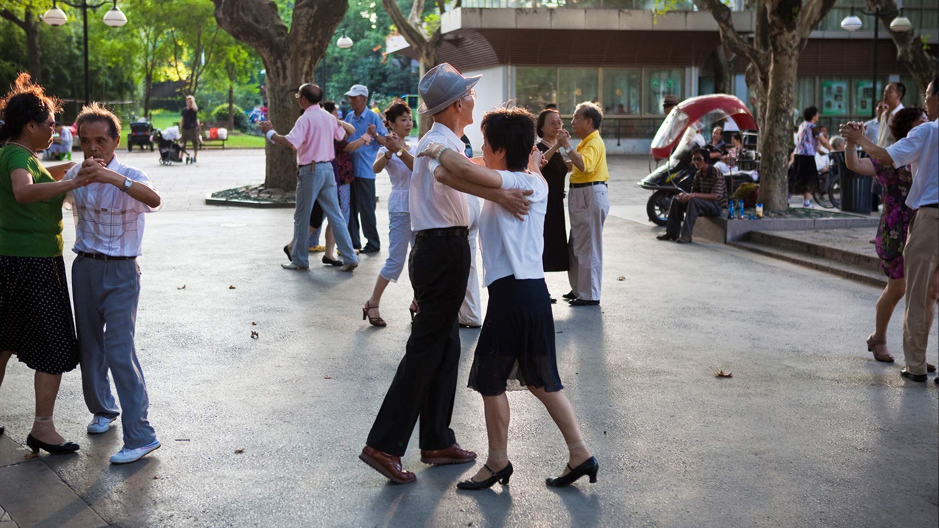 在中国什么时候将爹娘称呼爸妈,中国从什么时候把爹娘改成爸妈的