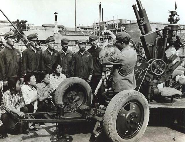 如何用枪把飞机打下,怎么用枪打飞行器