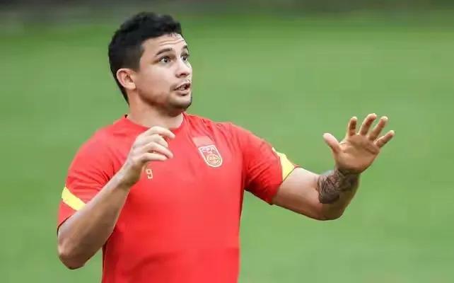 武磊荣登世界杯海报,武磊国家队亮球衣