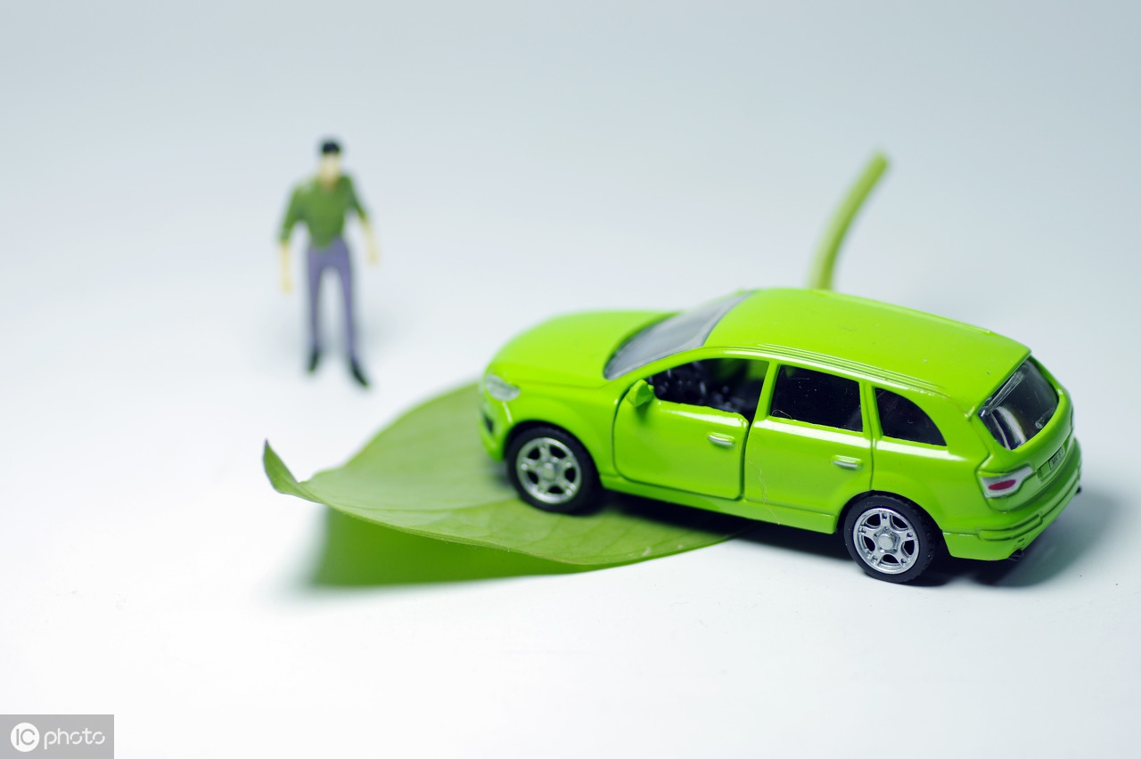 白色的车牌k开头是什么车牌,车牌xj开头是什么车牌