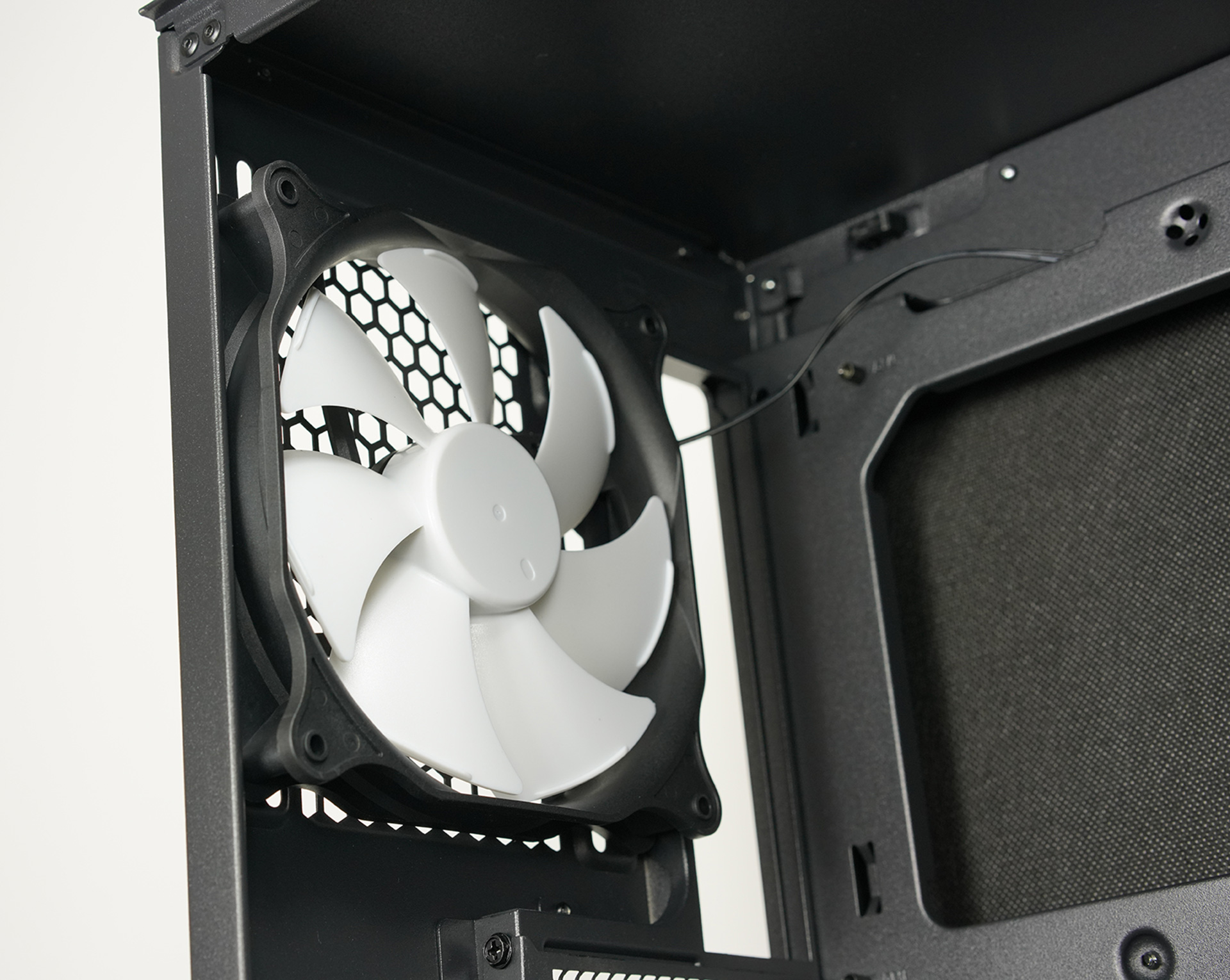 中奖了一个300元的散热却去装了台万元游戏主机？