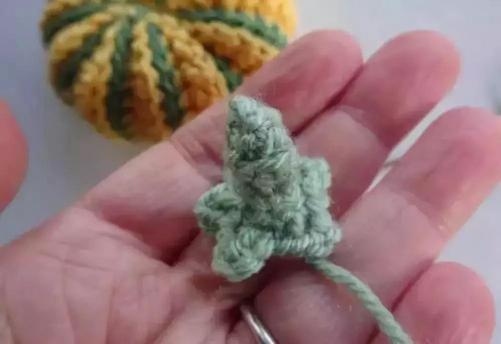 南瓜挂件钩针教程,钩针南瓜小挂件图解