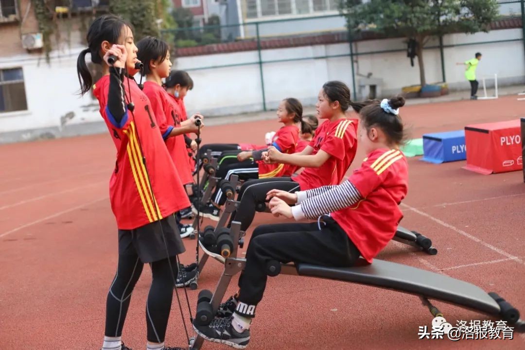 金杯闪闪，洛阳老城实验小学的体育特色很“哇塞”
