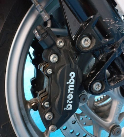 中了香港骑警的毒，拿下宝马F800GT，鲍鱼刹车、皮带传动、单臂摇