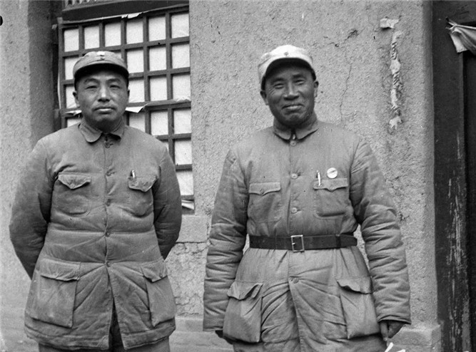 1953年，*德朱**与彭德怀下棋，*小平邓**观战不语，最终胜负如何？