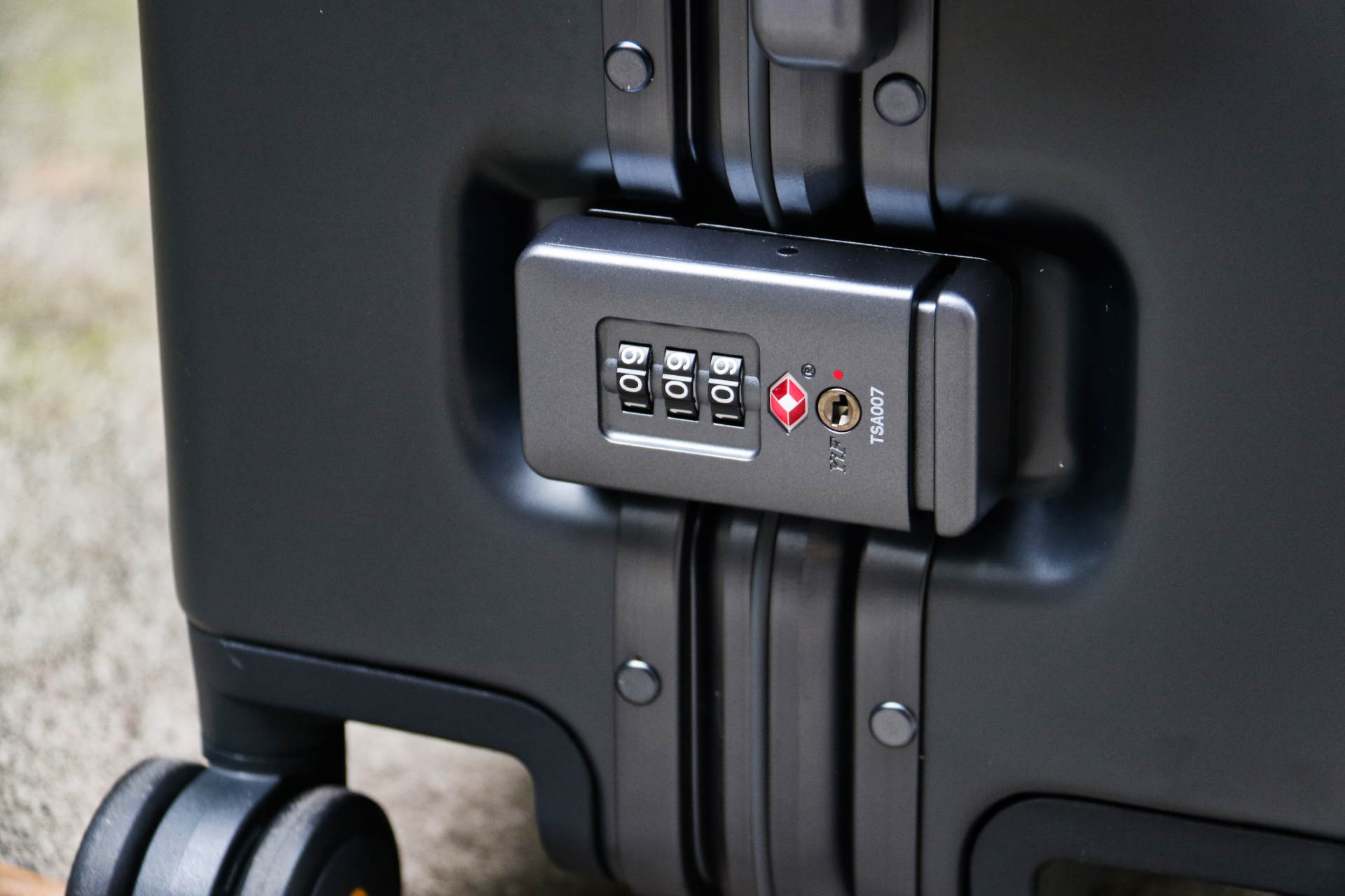 地平线8号level8双肩包测评299,地平线8号level820英寸行李箱价格