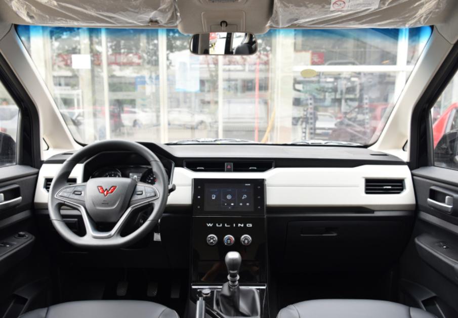 五菱宏光新款征程二手车,五菱新征程2022款价格