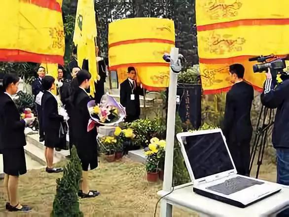 闲鱼上的扫墓人：并不只是一桩生意