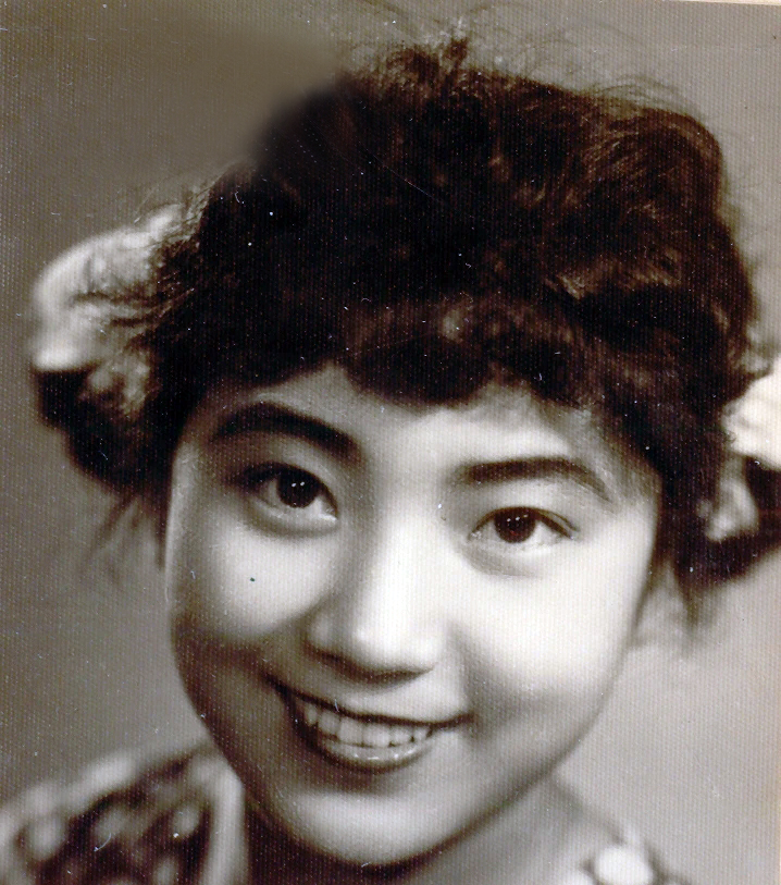 老照片:杨春霞李炳淑少女照,19岁的王昆,马玉涛郭兰英的年轻照