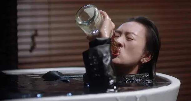 女人精神压力大？洗个澡会好很多