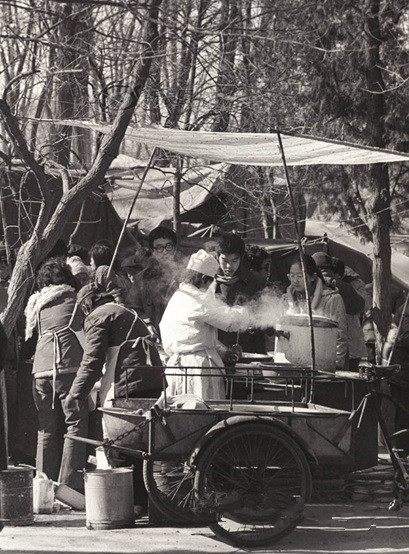 化羊峪峪口庙会游人如织文/韩勋