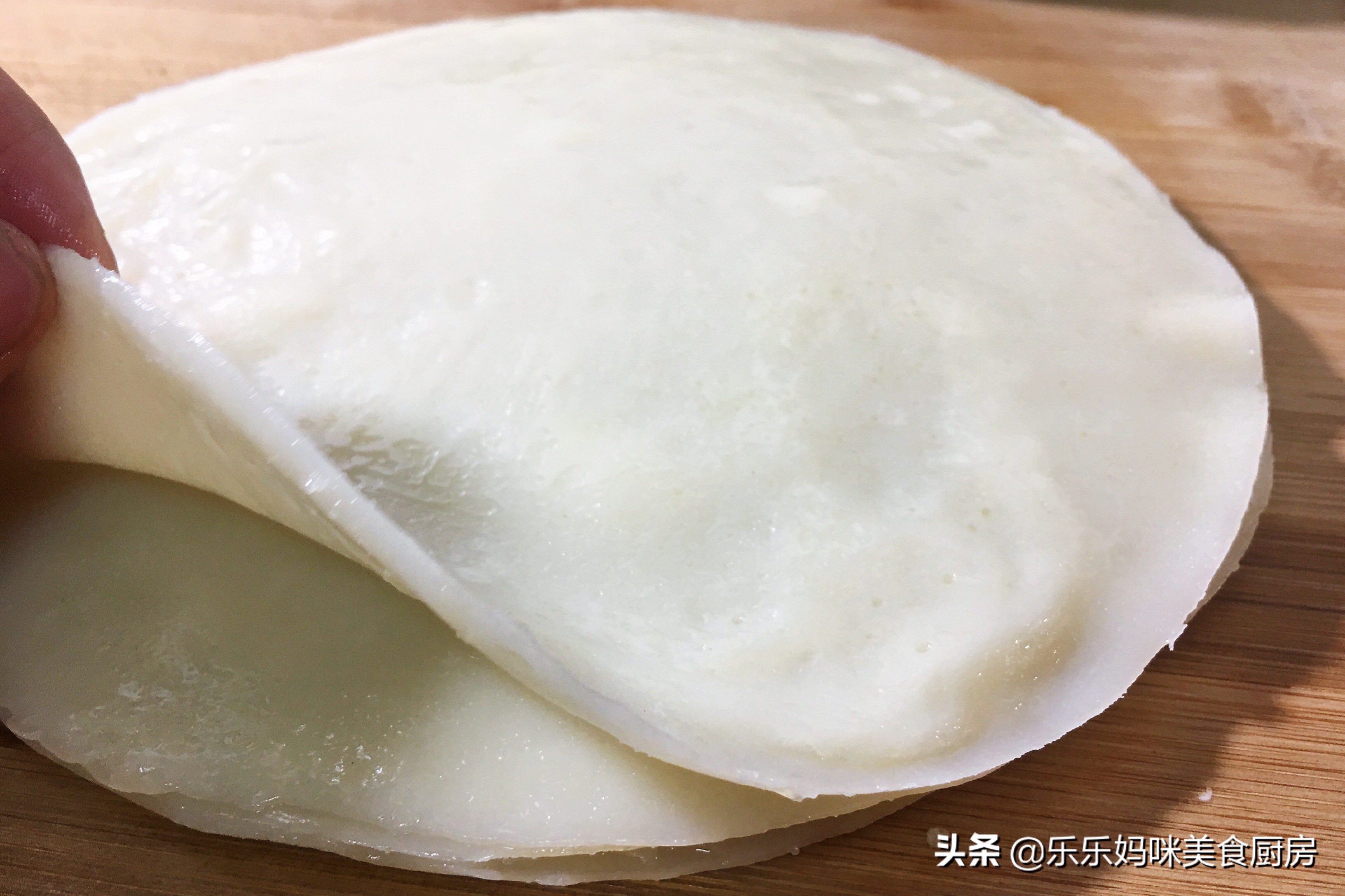 在家蒸凉皮揭不下来怎么回事,为什么自己蒸凉皮会开裂