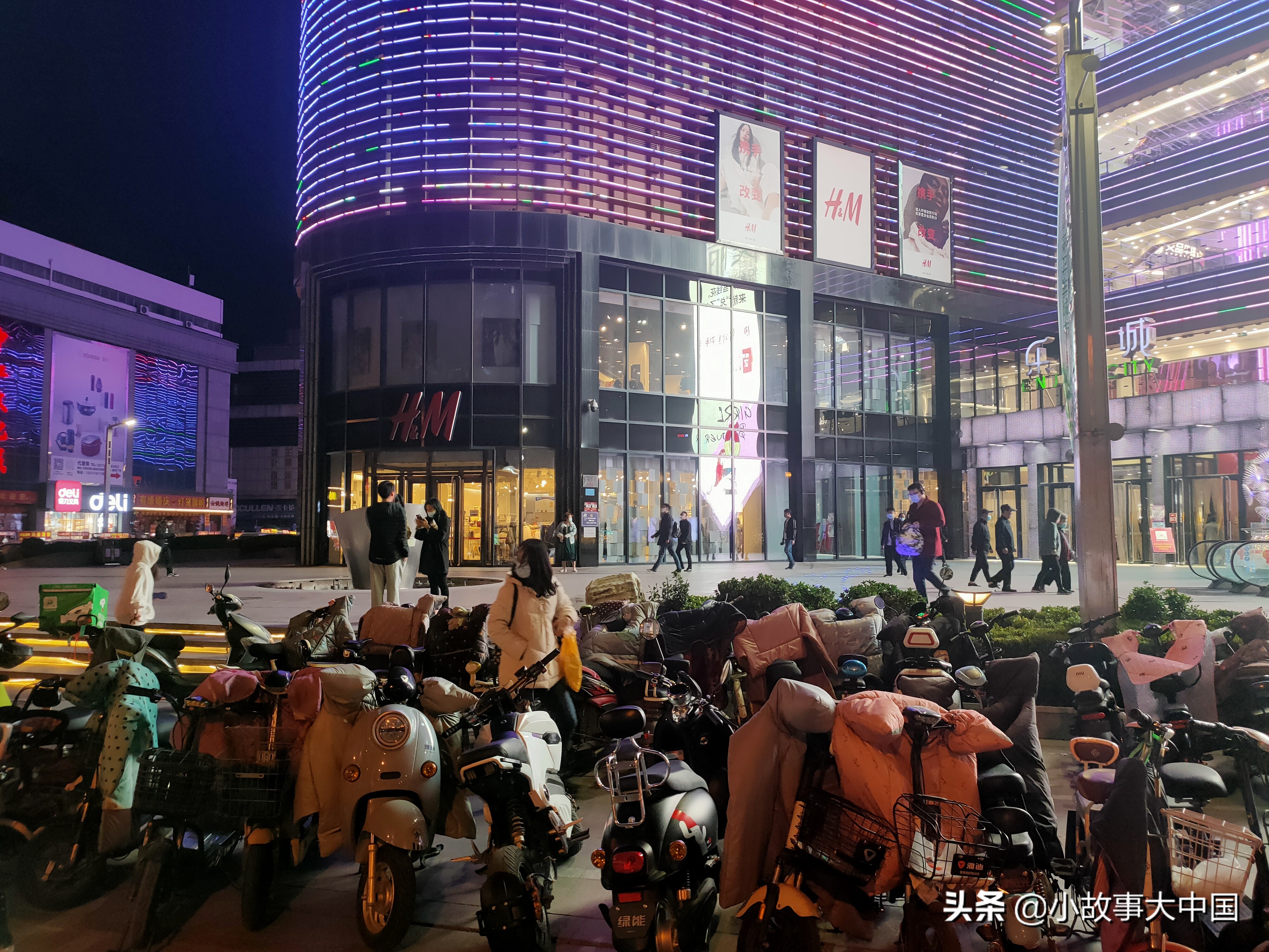 “爱国护城河”河北石家庄走起！探访HM实体店，招牌灯灭