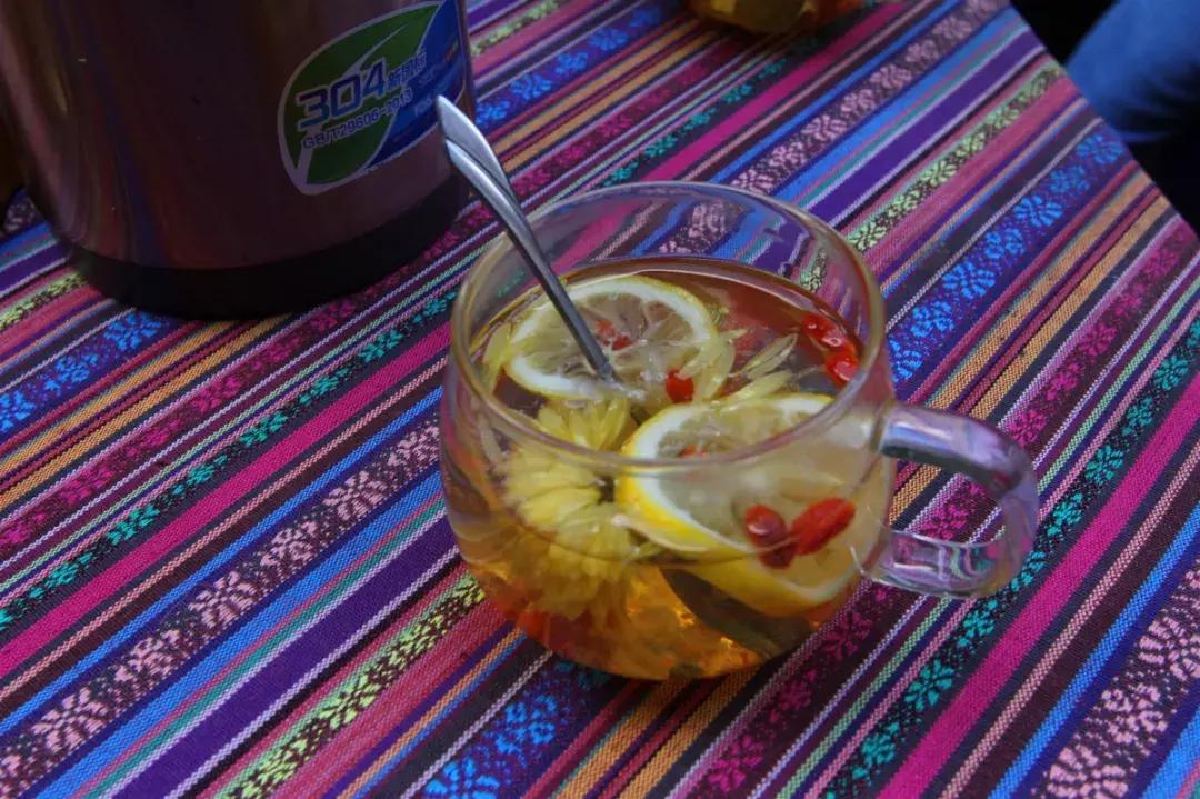 拒绝“人从众”！这个国庆必须到都江堰耍个“懒”，老街茶房、泥塑木作、古园书屋，快来享受你的小闲趣~