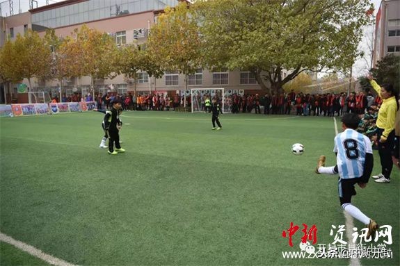 青岛市市长杯颁奖典礼,全市校园足球联赛圆满闭幕