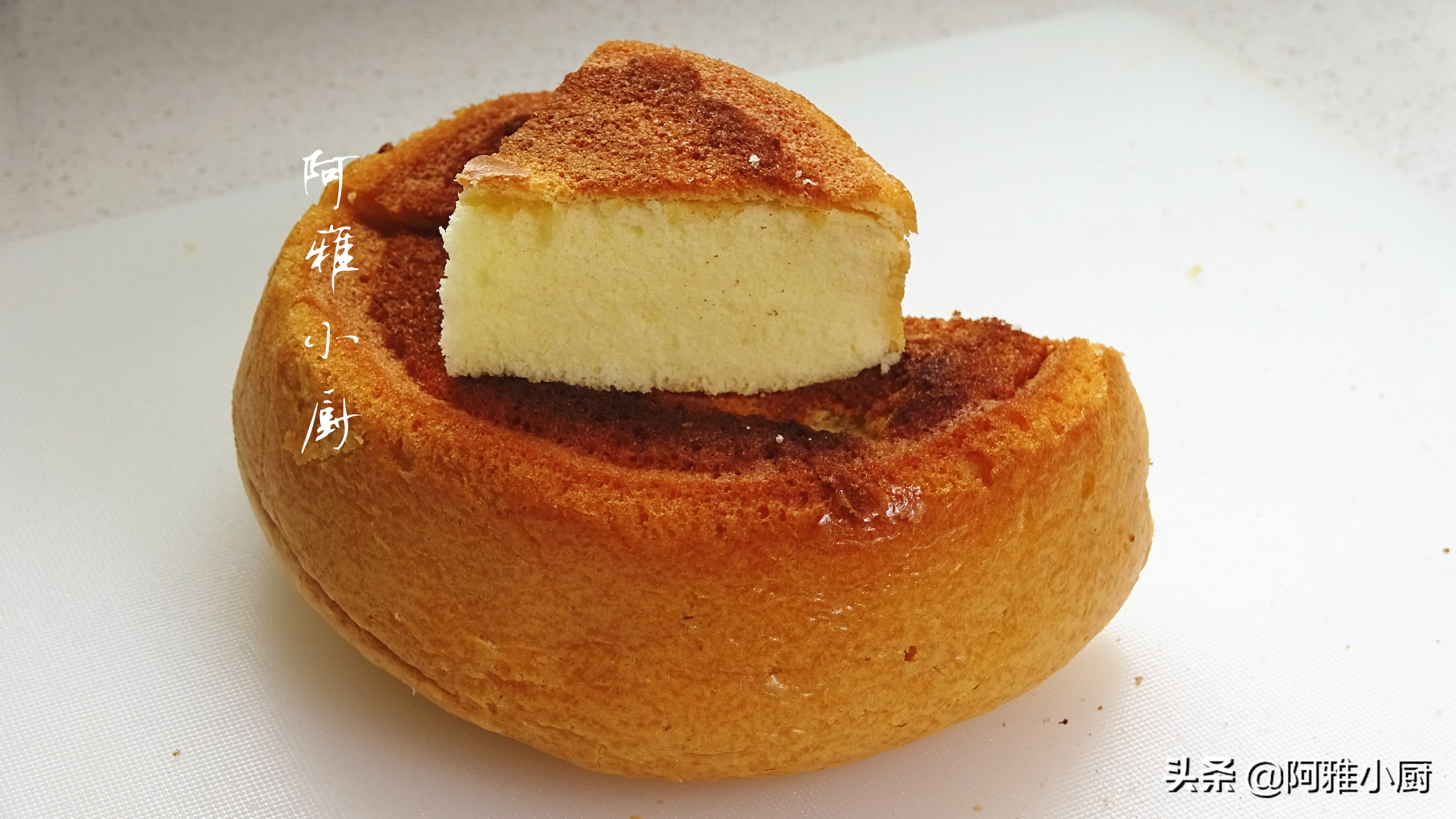 早餐蛋糕如何做才松软好吃,如何用电饭煲制作松软香甜蛋糕