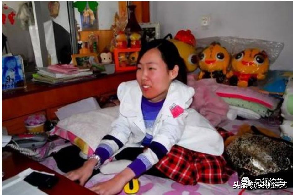 “最坚强卖家”坐轮椅开网店，年销售300多万获马云邀请同台唱歌