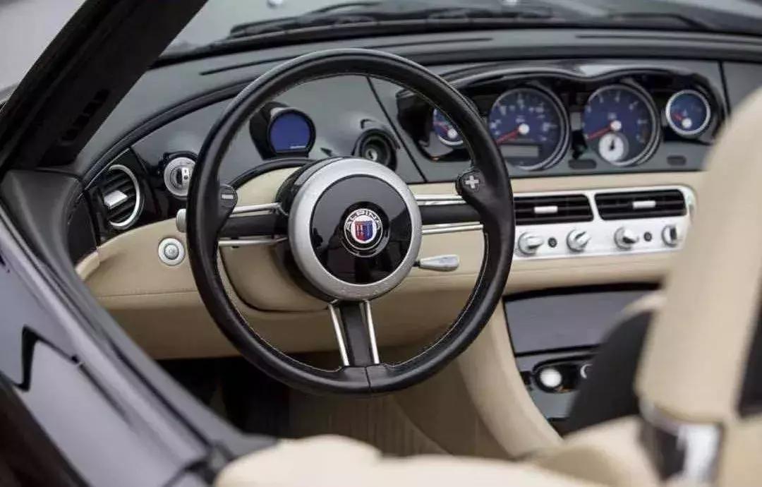 宝马z8007,007里的z8