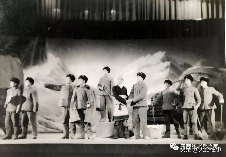 文艺兵跳芳华,文艺兵芳华话剧