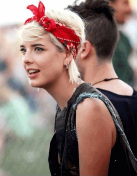 方脸脸型与发型搭配女士,适合梨形方脸女生发型