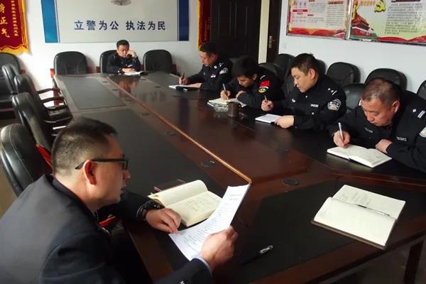 “我打死你！”10.5厘米长的钉子射穿面部后，他竟毅然朝嫌疑人扑去