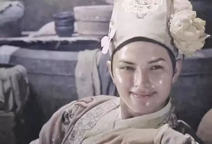 女明星皮肤过敏,女明星过敏发作