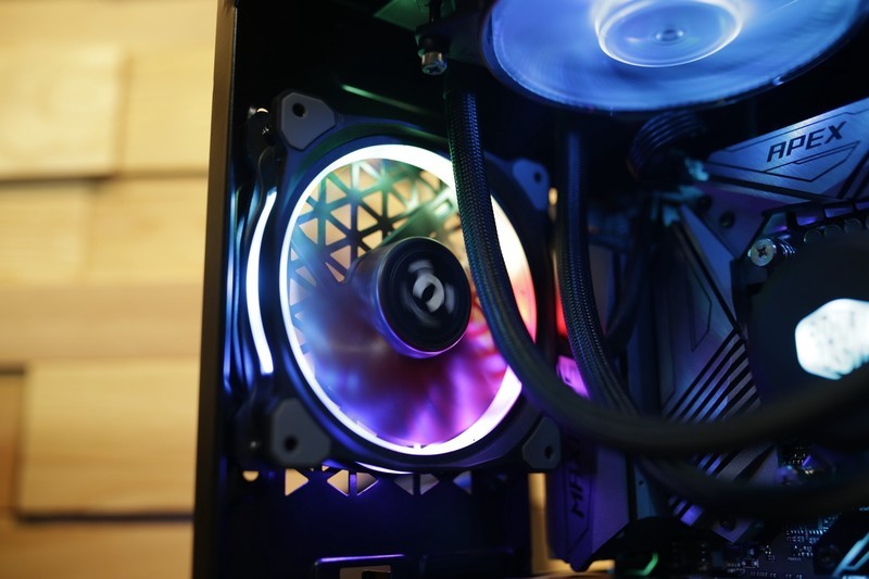 跑分64万烧包主机平推《战地5》全特效!