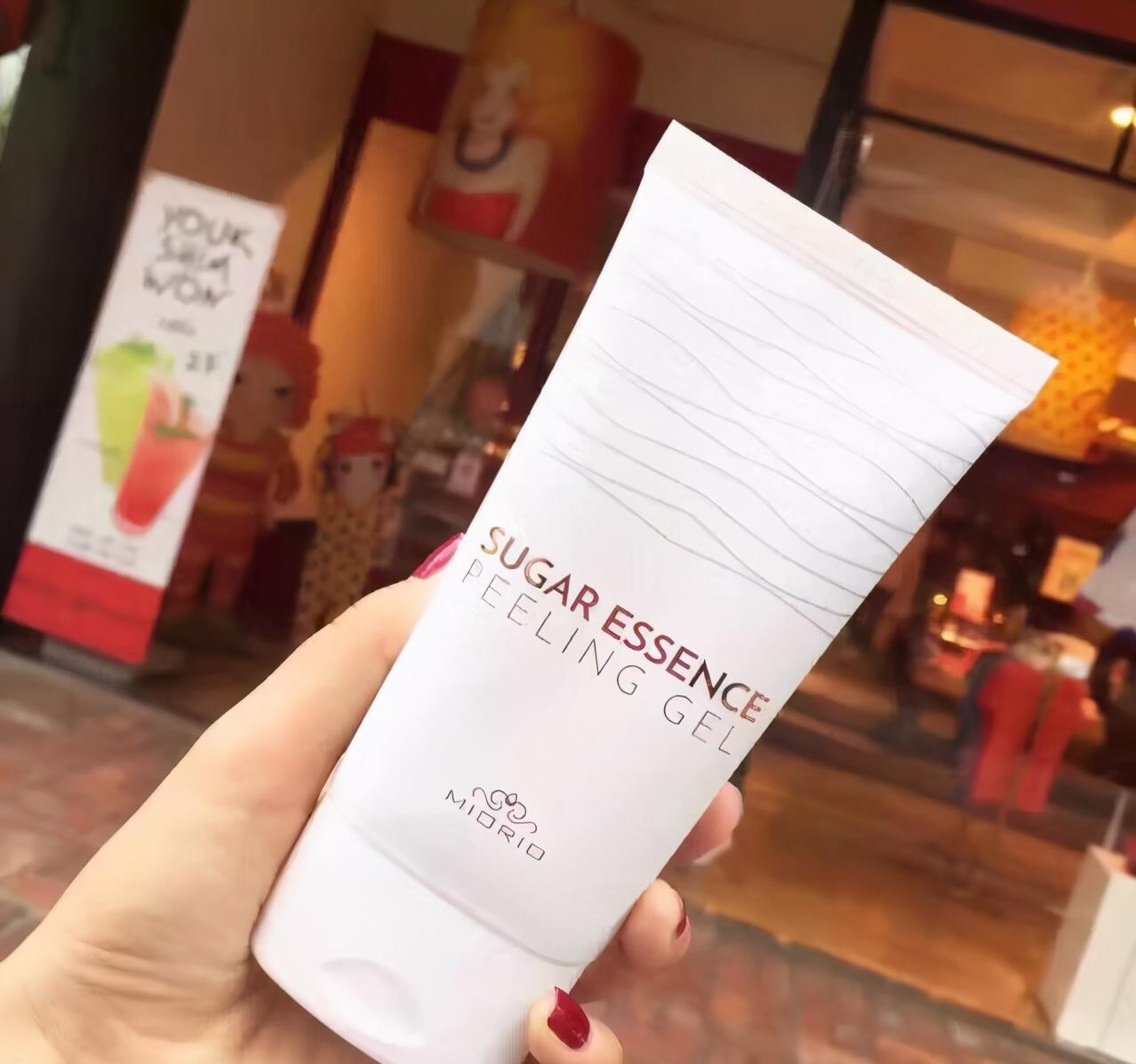 为何你的底妆总卡粉,为什么底妆没有瑕疵了感觉假