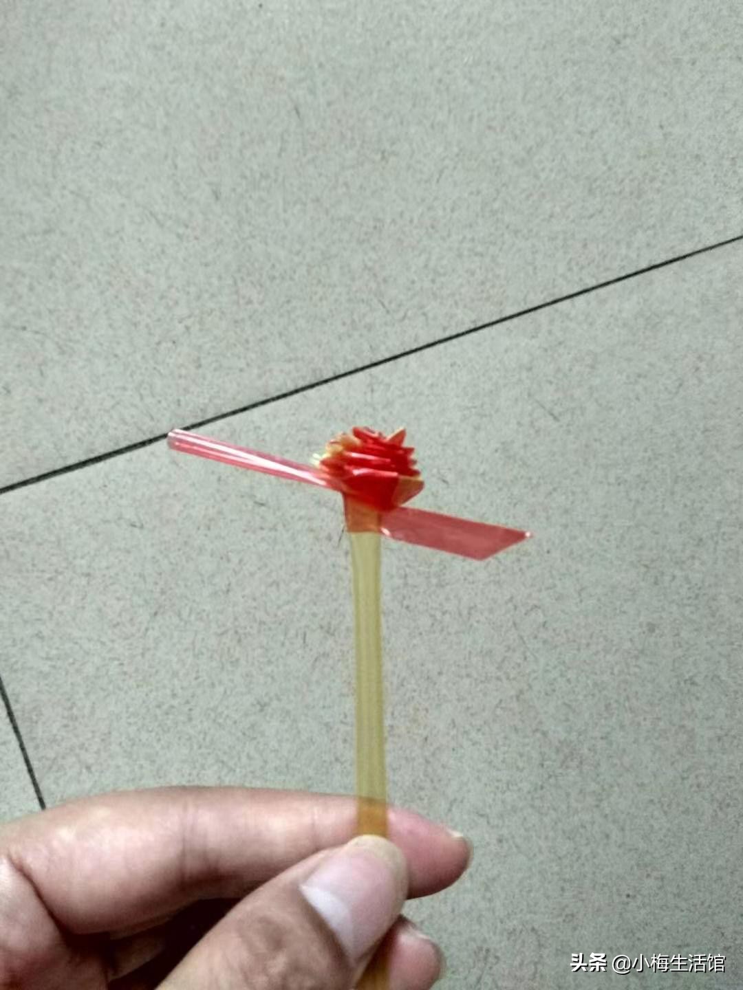 用卫生纸折玫瑰花慢教程,最简单大玫瑰花折法2步