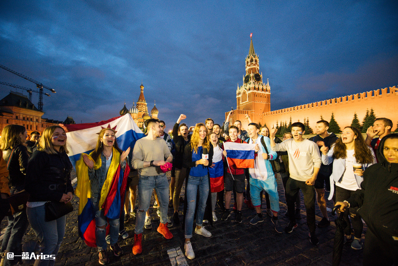 今天想帮我们的好邻居“战斗民族”俄罗斯，也上一次热搜