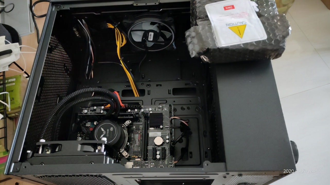 如何自己组装电脑详细教程,自己组装电脑需要多少时间