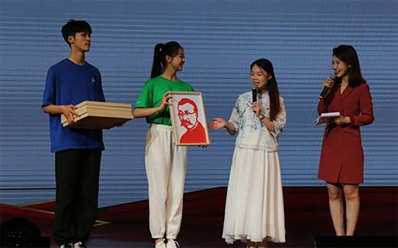 翟天麟撕纸作品,非遗撕纸传承人翟天麟