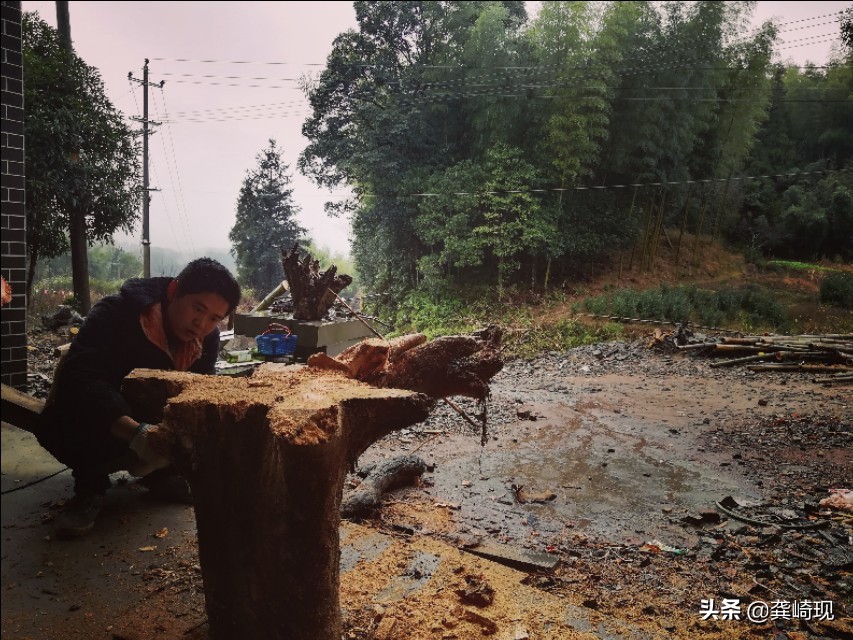 根雕小茶桌泡茶,用根雕茶桌喝茶