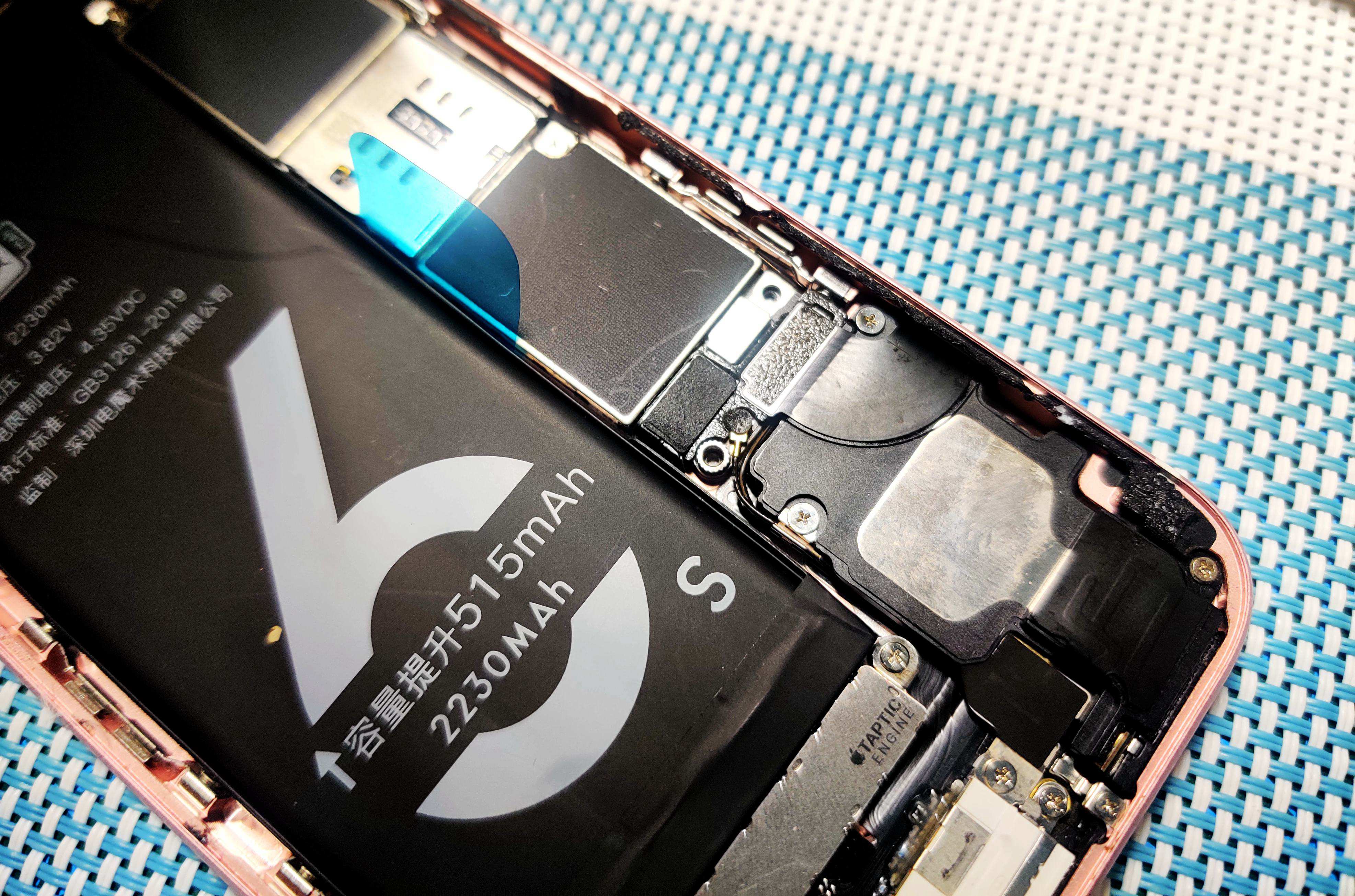 又省了购买新IPhone的钱，苹果6S更换一块电池修修补补再战3年