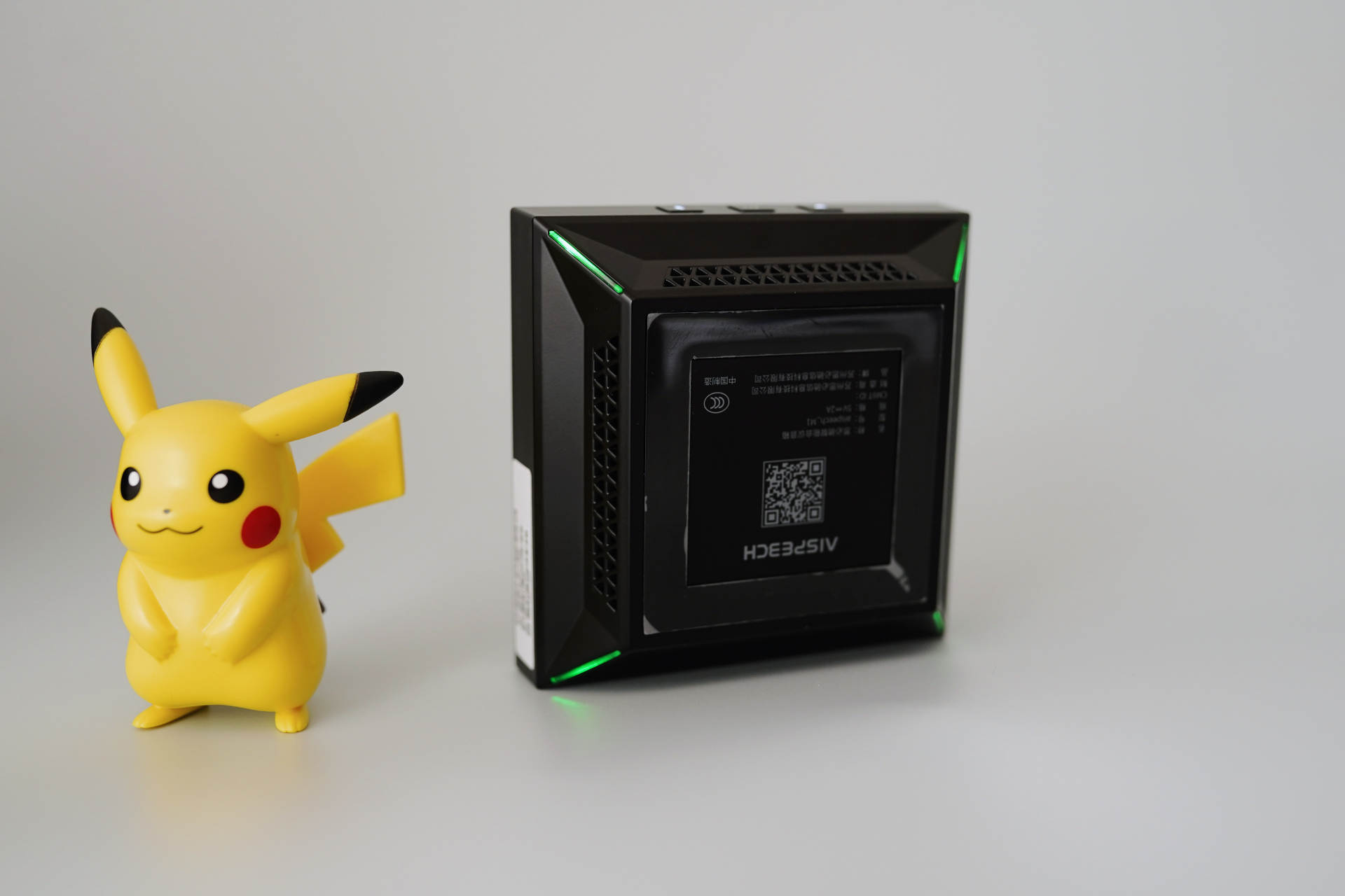 便携办公，轻松沟通——思必驰会议魔方M1