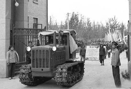 洛阳一拖履带拖拉机视频,洛阳一拖拖拉机价格表