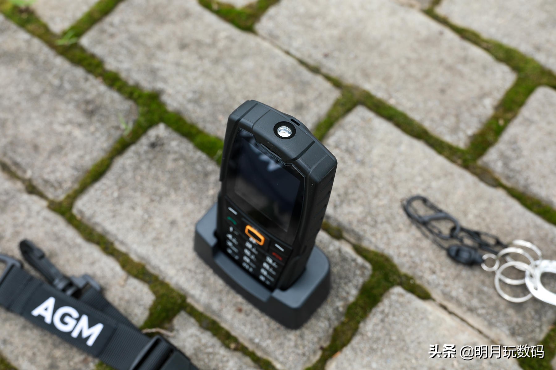 能扫码聊微信的功能机,可以聊微信刷抖音打电话的手机