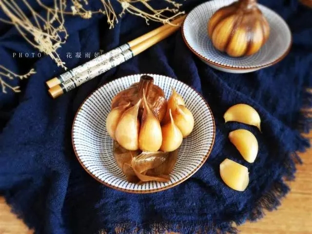用了多年的腌糖蒜秘方，又脆又甜超好吃，方法简单，分享给大家