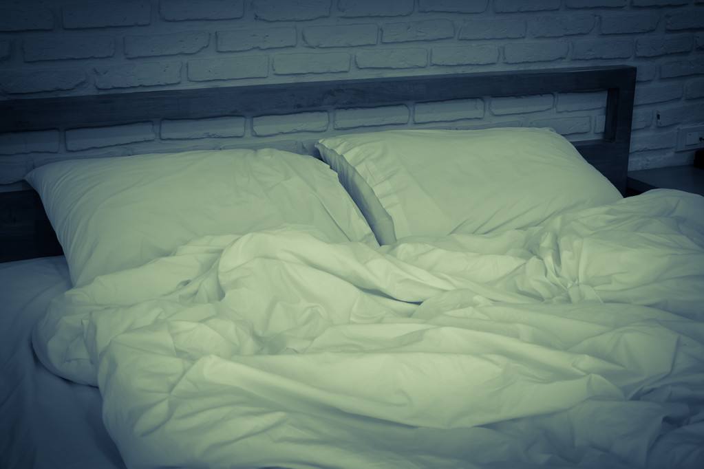 最近脖子老疼胀,最近脖子很酸痛怎么回事