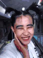 空中一字马搞笑图,一个突如其来的一字马