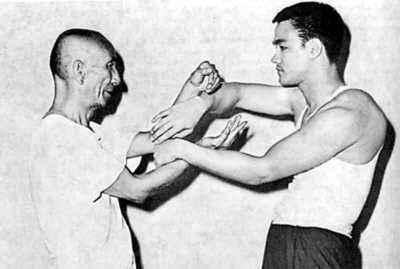 李小龙和他的父亲,19岁李小龙拍的电影