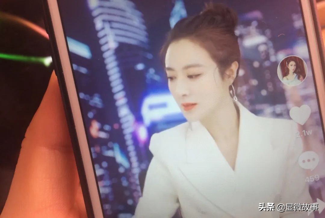 直播三个小时赚140万,一场直播赚几十万也叫苦