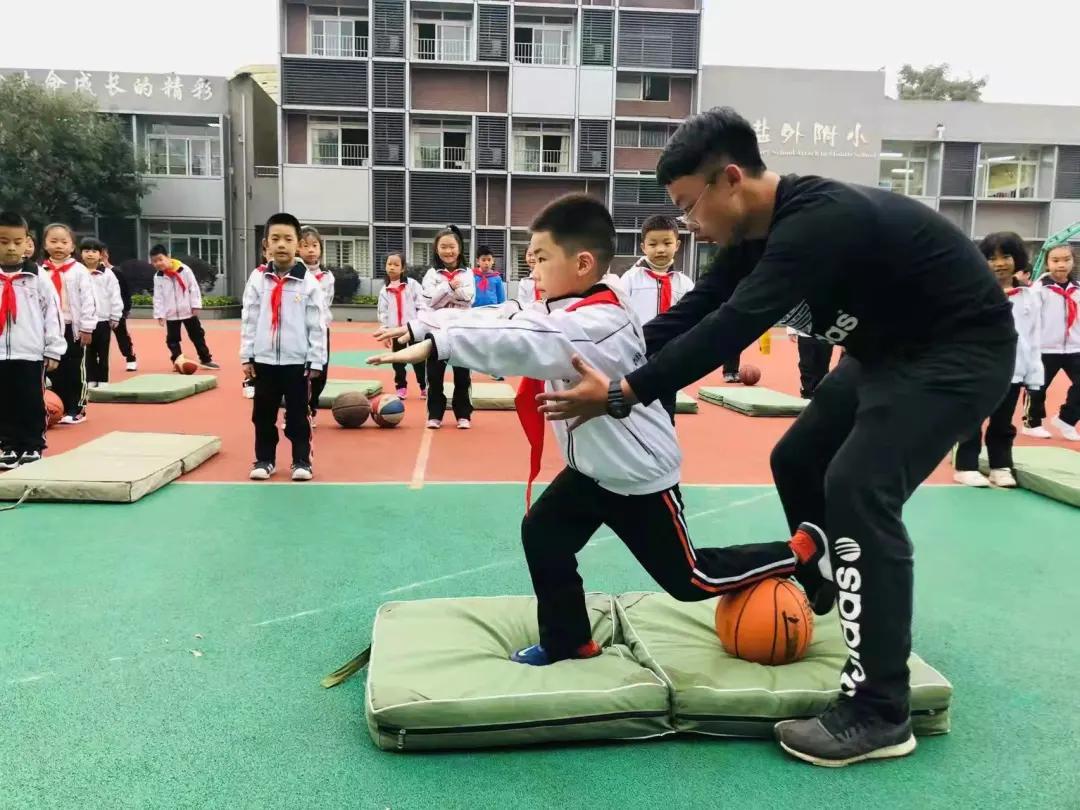 全员参与，不落下每一个学生！盐外体育课如何让学生“过足瘾”？