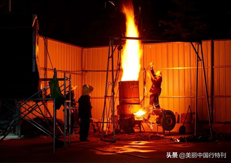 1600度的铁水烟花，1500年的传承，这一群山西长治的铁血汉子！