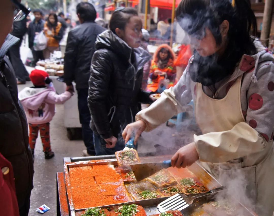 坐上高铁去旅游沿线美食尝个遍,云贵川渝高铁环线