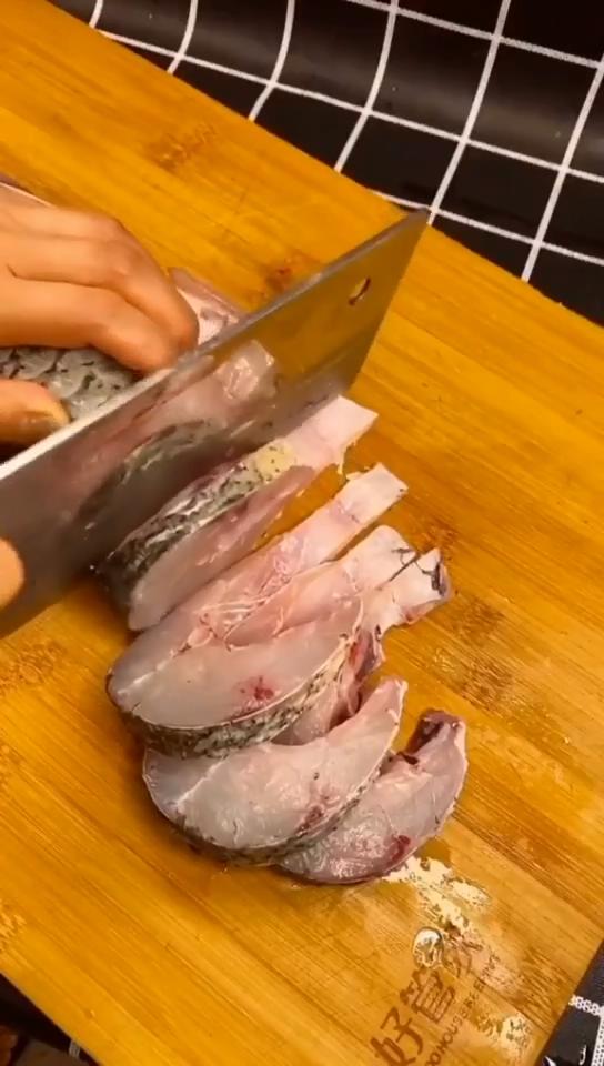 做个美味的红烧鱼,鱼肉最好吃的做法红烧鱼
