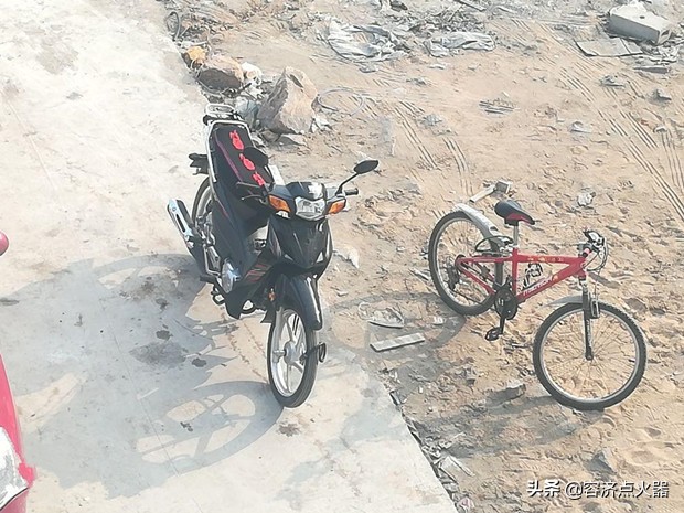 豪爵110-6一箱油跑多少公里,豪爵110一般加多少机油