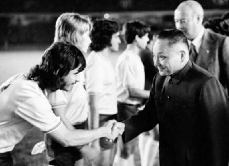 1987年，*小平邓**邀马拉多纳来中国被索天价出场费，这是怎么回事？